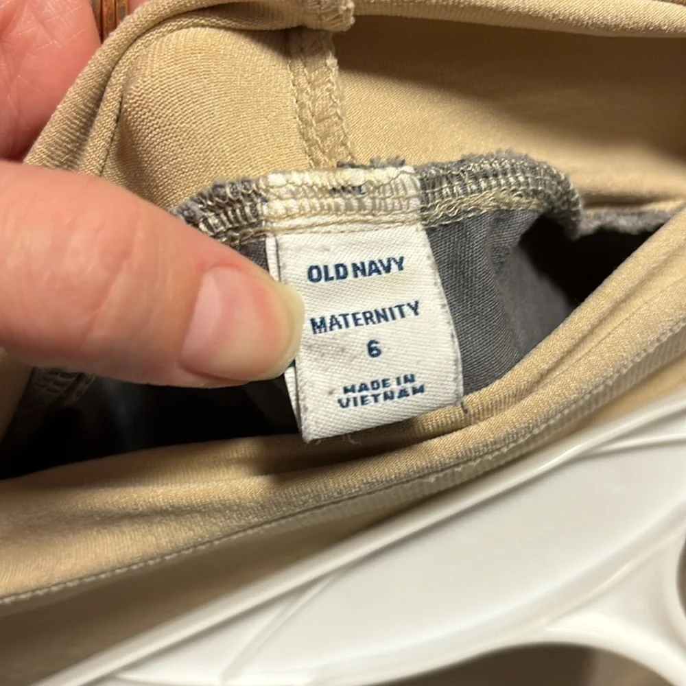 Old Navy Grey Maternity Shorts - Picture 3 of 3